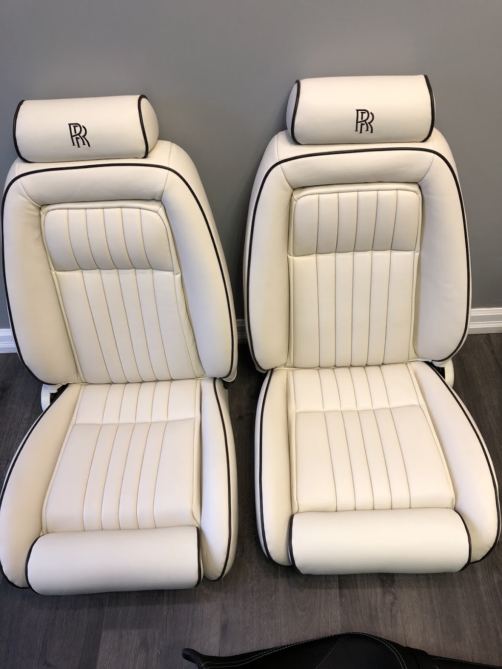 Stitch Pros Custom Upholstery | 1365 Mid-Way Blvd #8, Mississauga, ON L5T 2J5, Canada | Phone: (416) 262-5235