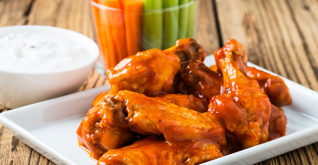 Just Get Wings | 1745 Dundas St W, Toronto, ON M6K 1V4, Canada | Phone: (416) 532-0532