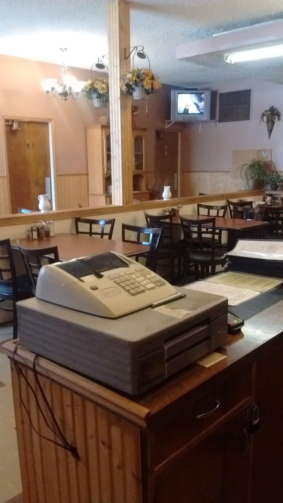 Lodgepole Pine Inn Hotel | 4909 53 Ave, Lodgepole, AB T0E 1K0, Canada | Phone: (780) 894-2202