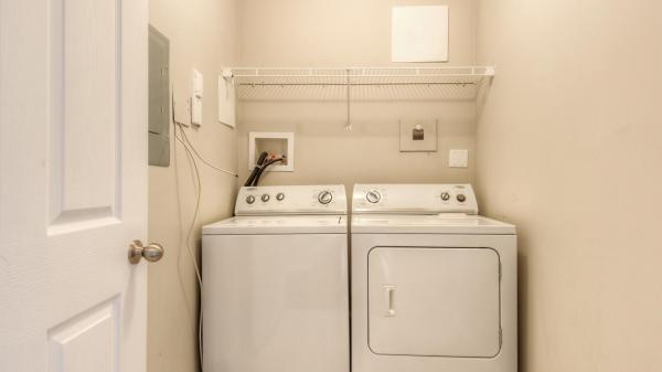 Richmond Hill Apartments | 1985 Richmond St, London, ON N5X 0A6, Canada | Phone: (833) 855-0476
