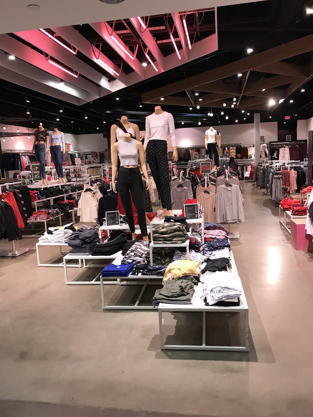 Ardene | 261055 Crossiron Blvd, Rocky View No. 44, AB T4A 0G3, Canada | Phone: (403) 450-9318