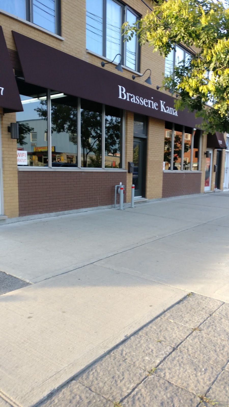 Kana Taverne Ltee | 1737 Rue Poirier, Saint-Laurent, QC H4L 1J4, Canada | Phone: (514) 744-0791
