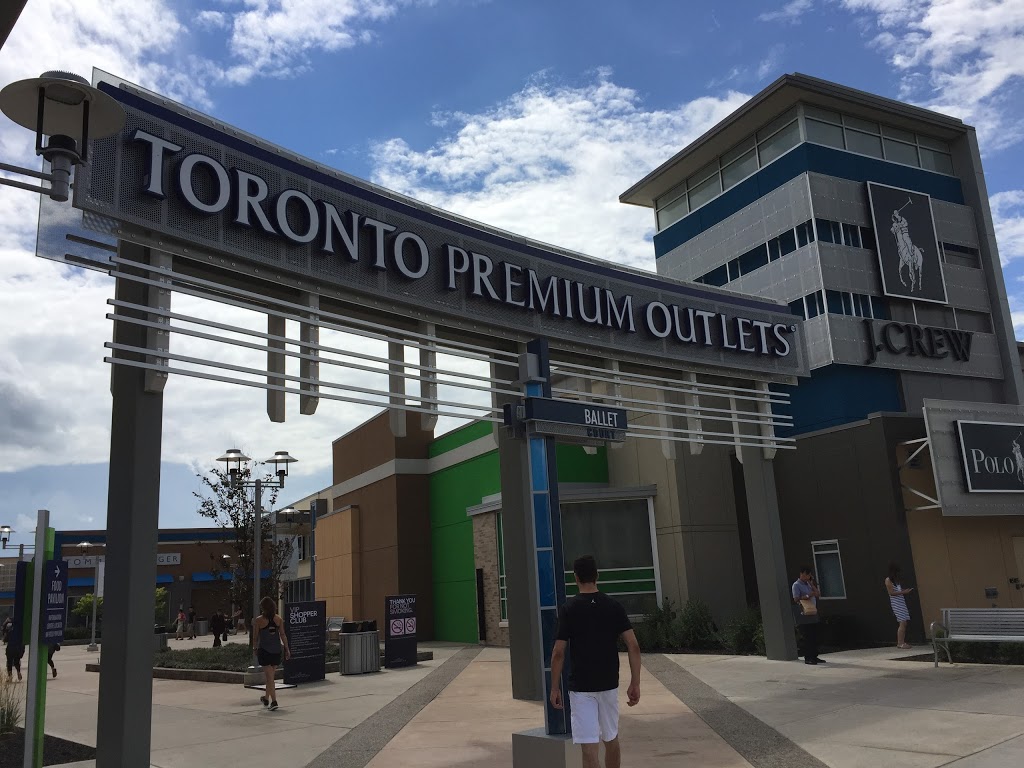 Toronto Premium Outlets - Hornby 🇨🇦
