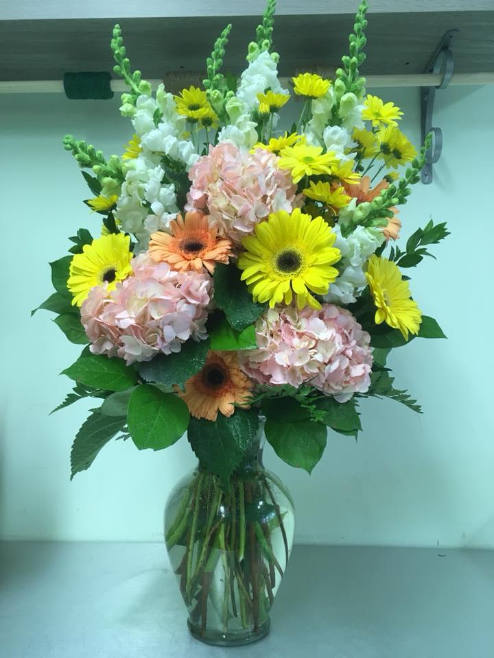 The Village Flower | 3710 Main St #2, Niagara Falls, ON L2G 6B1, Canada | Phone: (289) 296-4754