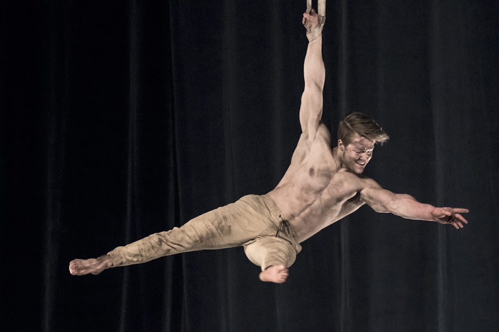 AlexDemers.ca - Artiste de cirque | 334a Chem. du Tour-du-Lac, Lac-Beauport, QC G3B 0V2, Canada | Phone: (418) 509-4323