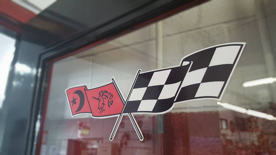 Daves Garage | 70 Industrial Pkwy S, Aurora, ON L4G 3V6, Canada | Phone: (905) 841-6041
