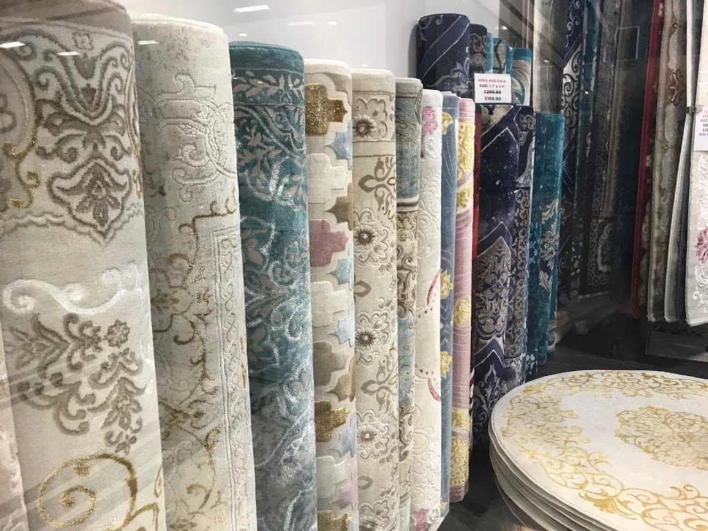 Silks | 7250 Keele St unit 98, Concord, ON L4K 1Z8, Canada | Phone: (647) 938-3194