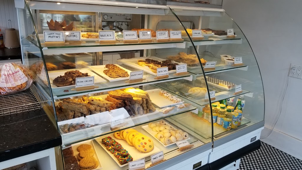 Leahs | 621 St Clair Ave W, Toronto, ON M6C 1A7, Canada | Phone: (416) 785-4711