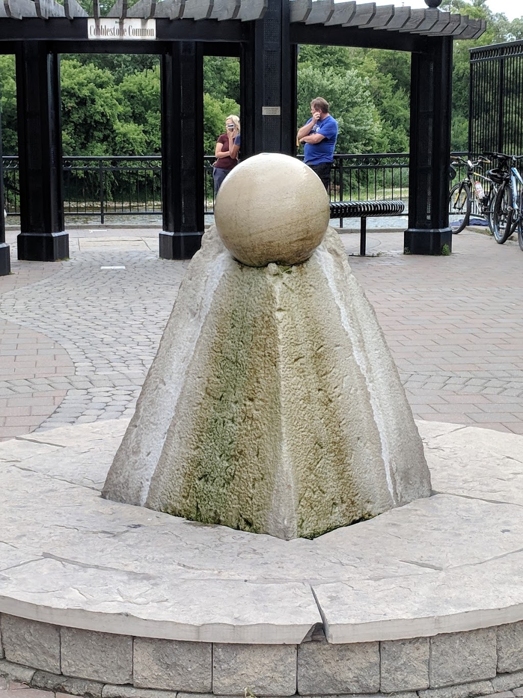 Cobblestone Common | 2M3, Canadá, 27 Grand River St N, Paris, ON N3L 2M3, Canada