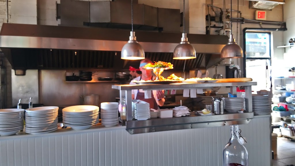 Smittys Oyster House | 643 School Rd, Gibsons, BC V0N 1V0, Canada | Phone: (604) 886-4665