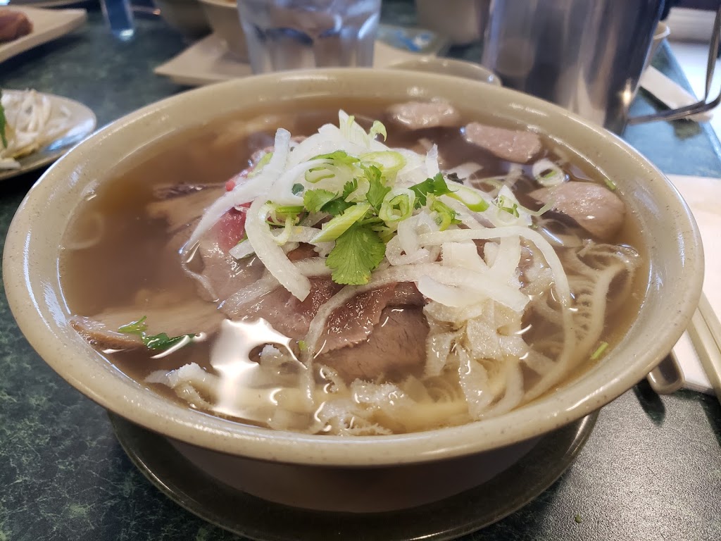 Pho Tran Vietnamese Restaurant | 230, 26310 Fraser Hwy, Aldergrove, BC V4W 2Z7, Canada | Phone: (604) 607-7658