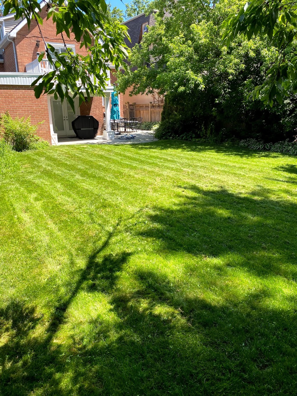 Lords Lawn Care | 102 Cumberland Dr, Mississauga, ON L5G 3M8, Canada | Phone: (647) 469-3894