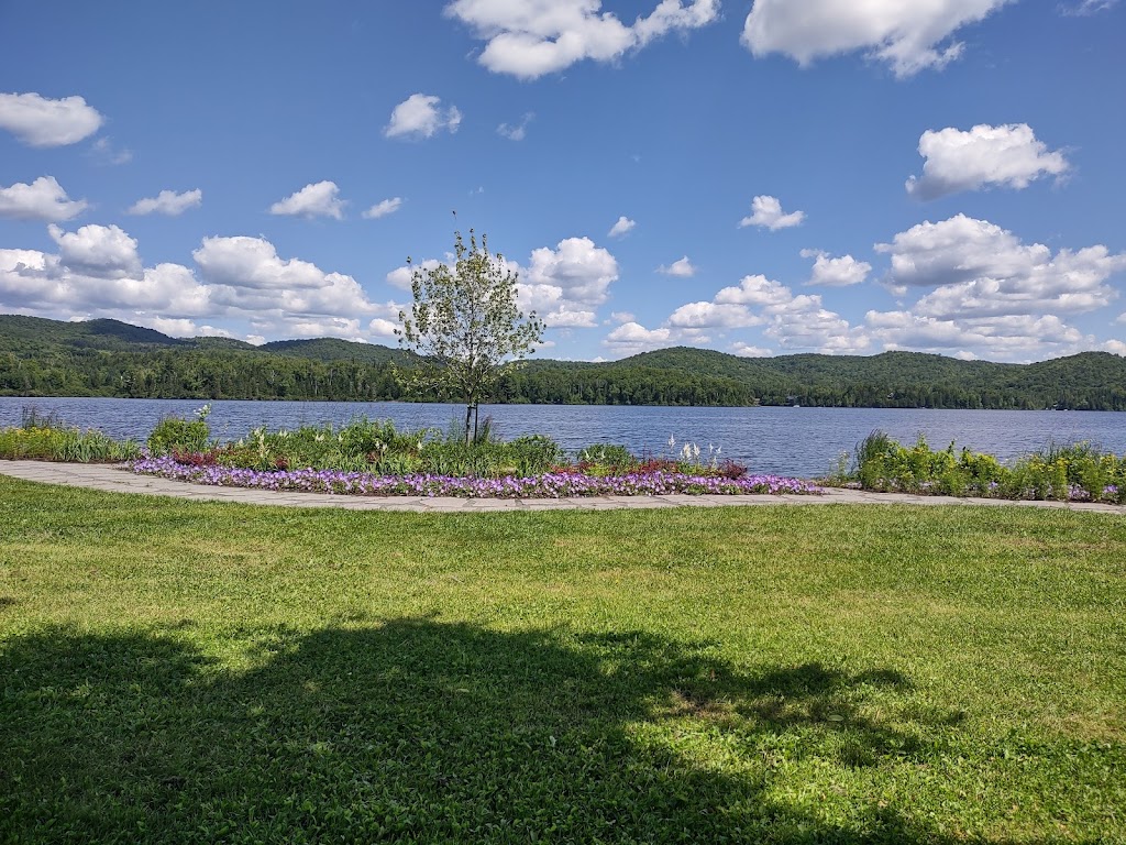 Marina Saint-Adolphe-dHoward | 1480 Av. du Quai, Saint-Adolphe-dHoward, QC J0T 2B0, Canada | Phone: (819) 327-1234