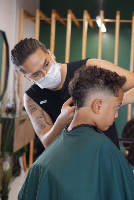 Cru Barber & Co. | 40 Drovers Run #3, Niverville, MB R0A 0A1, Canada | Phone: (431) 554-6666