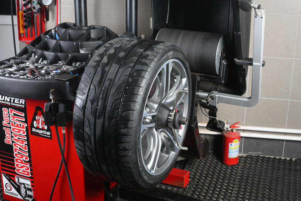 Fenmar Auto Service | 2420 Finch Ave W Unit #14, North York, ON M9M 2E2, Canada | Phone: (416) 743-4050