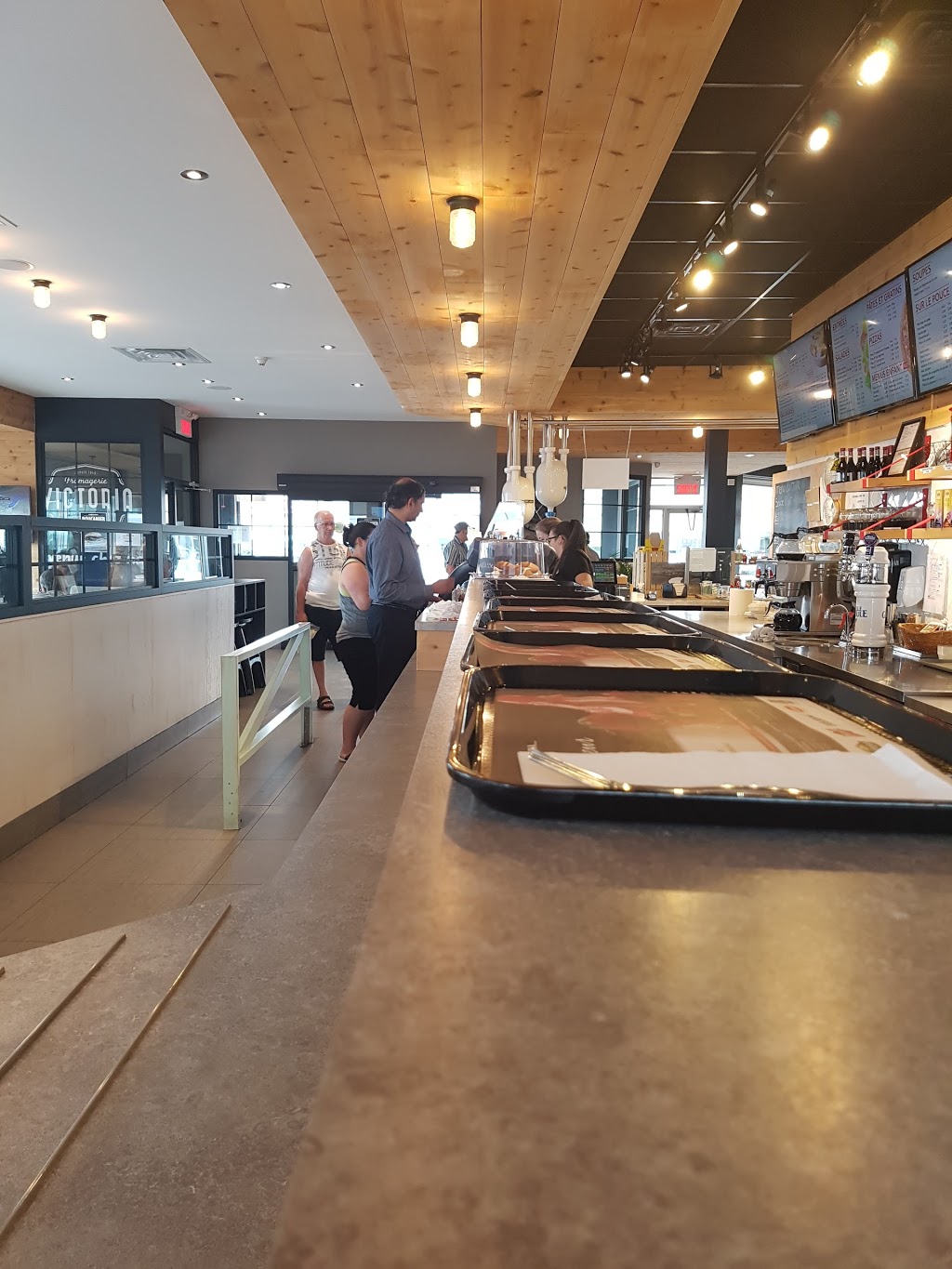 Fromagerie Victoria | 5477 Rue Wilfrid-Hallé, Lévis, QC G6V 6E1, Canada | Phone: (418) 304-2054
