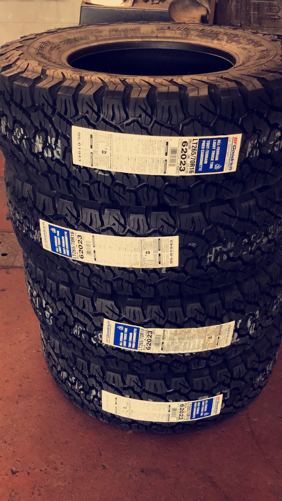 Happy Tires - Automotive Centre | 321 Grays Rd, Hamilton, ON L8E 2Z1, Canada | Phone: (905) 741-3377
