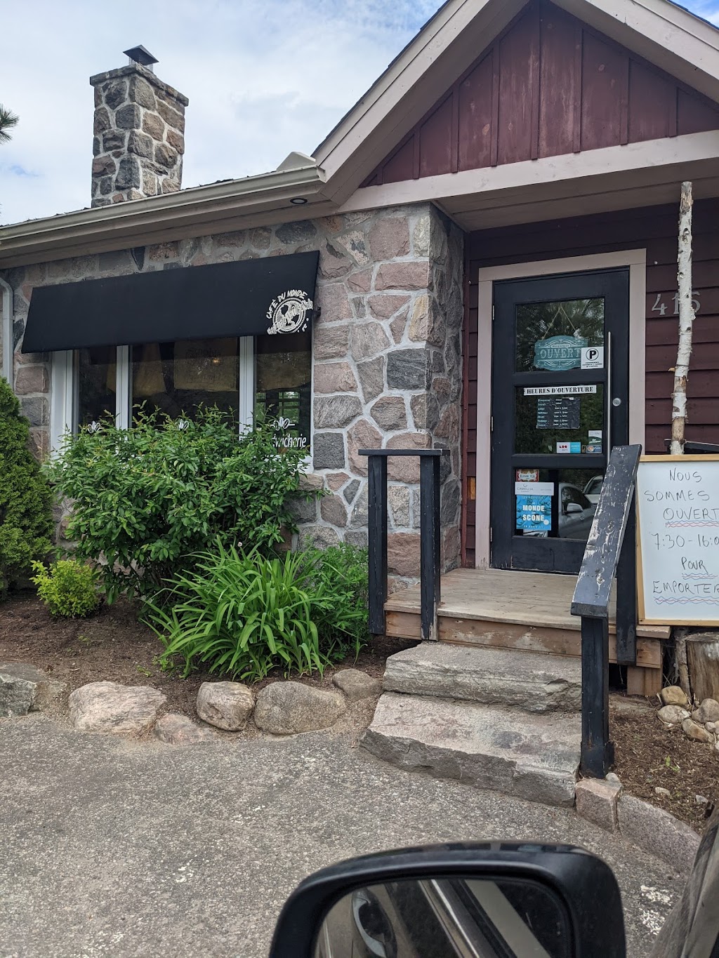 Couleur Café | 415 Rue Léonard, Mont-Tremblant, QC J8E 3H9, Canada | Phone: (819) 681-0723