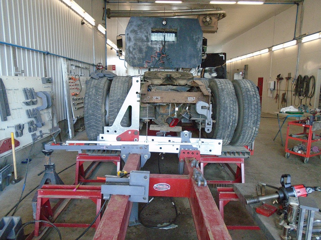 REMORQUAGE ET CARROSSERIE RENE BERTRAND INC | 1114 QC-138, Neuville, QC G0A 2R0, Canada | Phone: (418) 876-2215