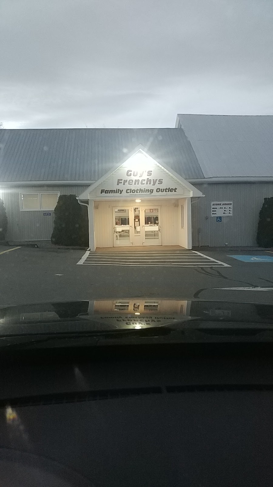 Guy’s Frenchys | 6931 Nova Scotia Trunk 1, Coldbrook, NS B4R 1B6, Canada | Phone: (902) 679-0452