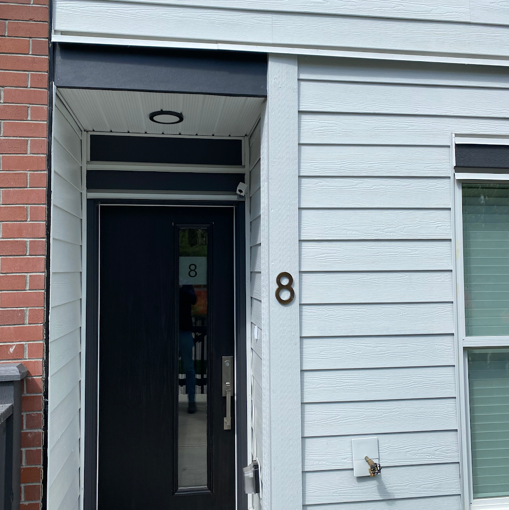 CouchHaus | 8161 201 St #8, Langley Twp, BC V2Y 4J1, Canada | Phone: (604) 330-1855