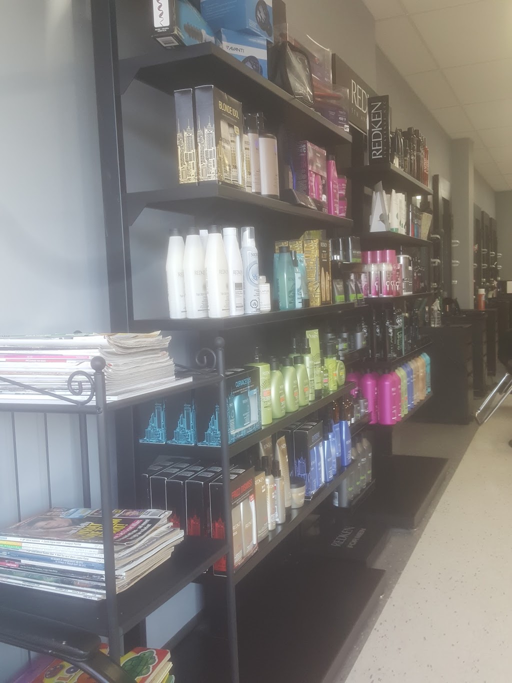 Pioneer Hairworks | 601 Doon Village Rd Unit #5, Kitchener, ON N2P 1T6, Canada | Phone: (519) 893-9544