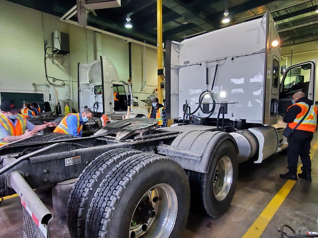Road Transport Training Centre (CFTR) | 17000 Rue Aubin, Mirabel, QC J7J 1B1, Canada | Phone: (877) 435-0167