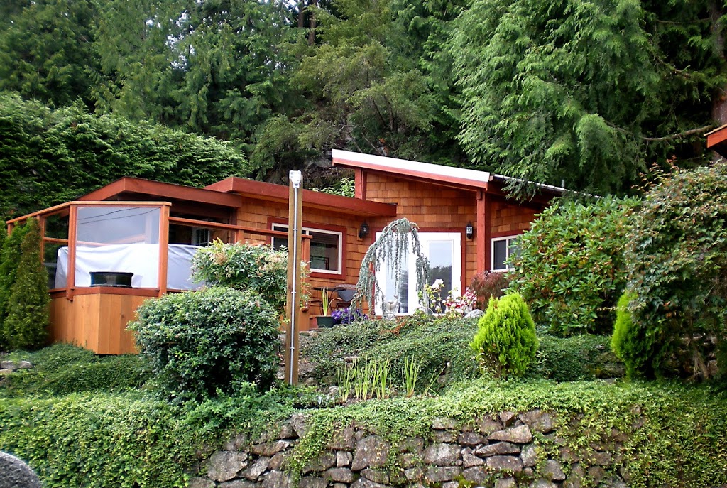 Takahashi Gardens Waterfront Retreat | 5794 Marine Way, Sechelt, BC V0N 3A6, Canada | Phone: (877) 885-9963