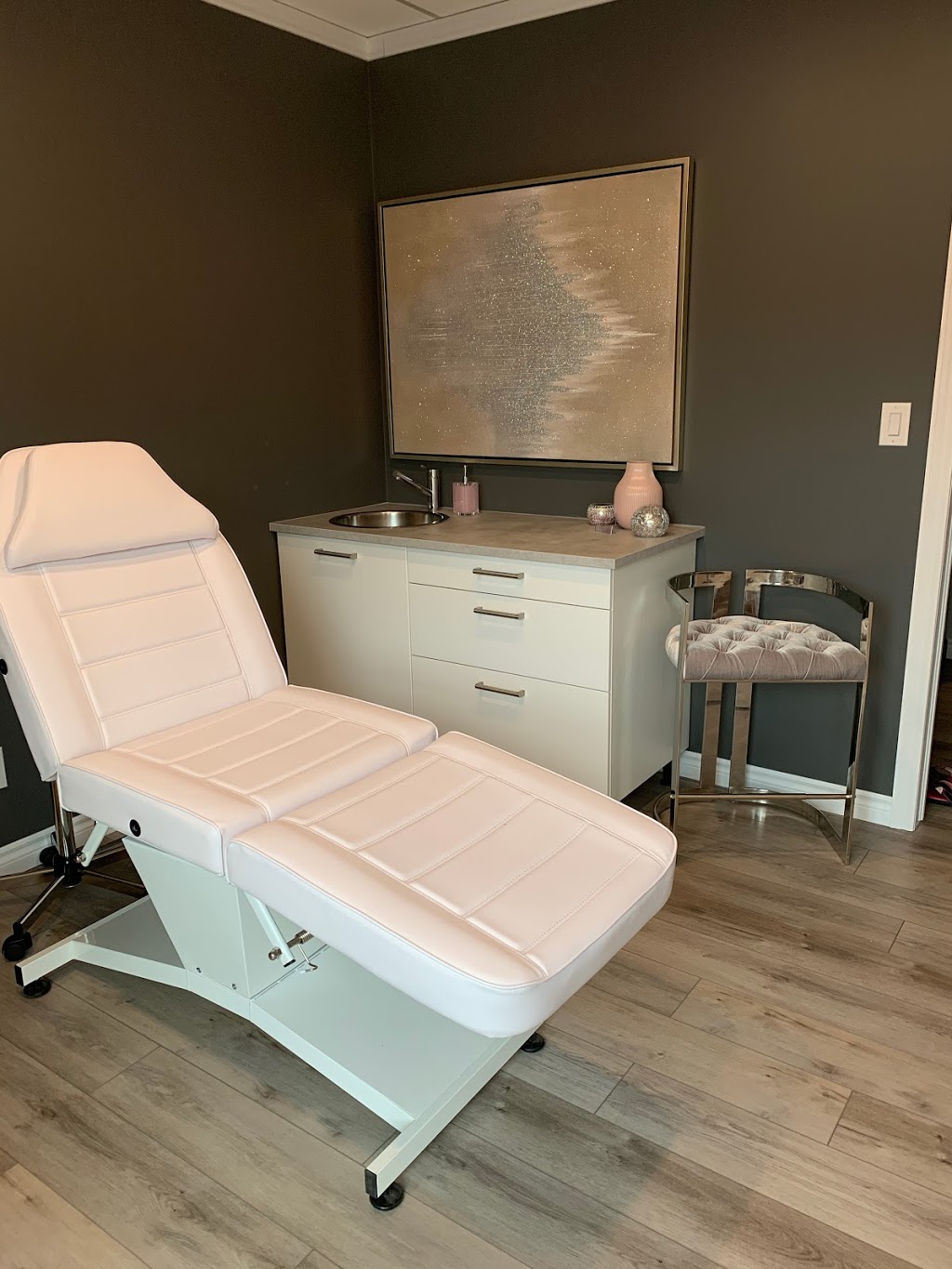 Allure Spa and Wellness Boutique | 1428 Pelham St, Fonthill, ON L0S 1E0, Canada | Phone: (905) 932-0619