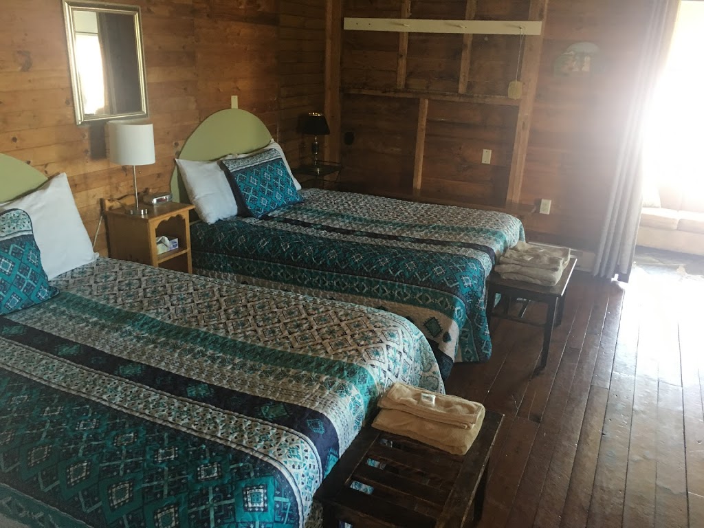 Beach Breeze Motel | 127 Evangeline Beach Rd, Grand Pré, NS B0P 1M0, Canada | Phone: (902) 542-5588