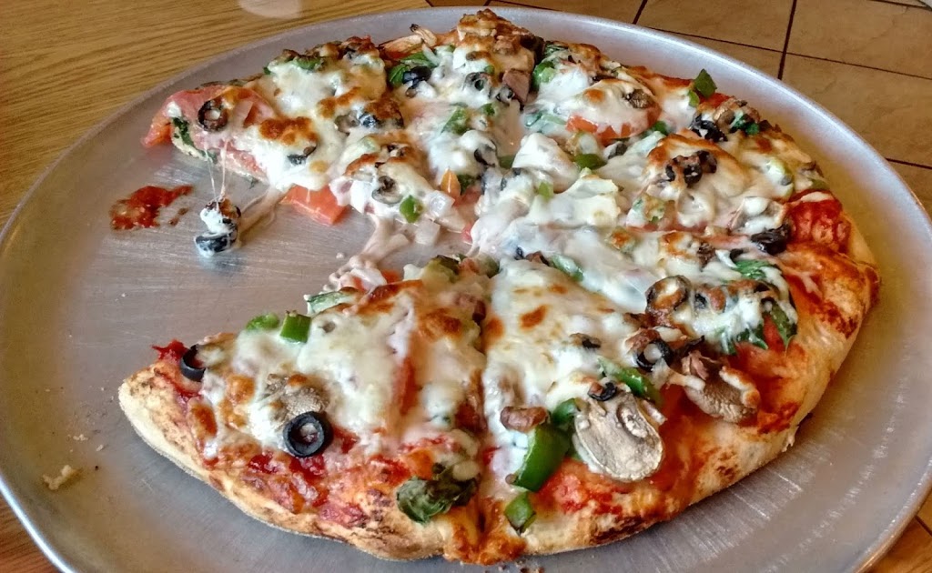 Ginos Pizza & Spaghetti House | 46 Lake St, Rouses Point, NY 12979, USA | Phone: (518) 297-3064