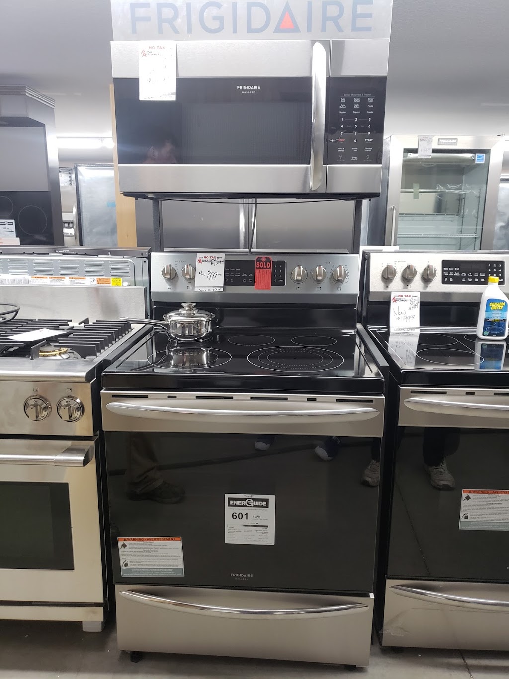Arnies Appliances & Home Furnishings | 5301 Old Highway 2, Shannonville, ON K0K 3A0, Canada | Phone: (613) 969-1824