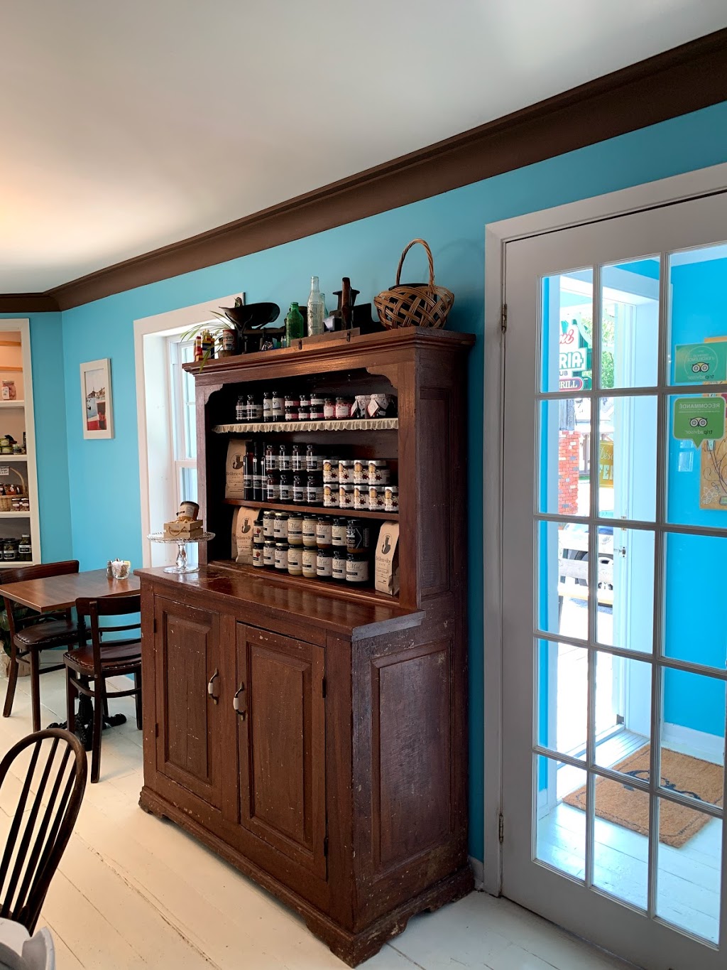 Sandy baie, boutique et café | 3M0,, 1410 Rue Principale, Saint-Côme, QC J0K, Canada | Phone: (450) 883-8918