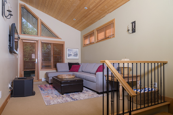 CEDAR HOLLOW by Holiday Whistler | 4701 Glacier Dr, Whistler, BC V0N 1B4, Canada | Phone: (604) 932-2038