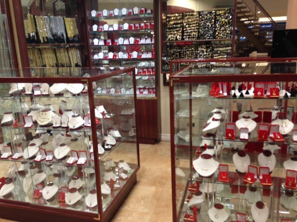 Shivs Jewellery | 1 York Gate Blvd, North York, ON M3N 3A1, Canada | Phone: (416) 650-9313