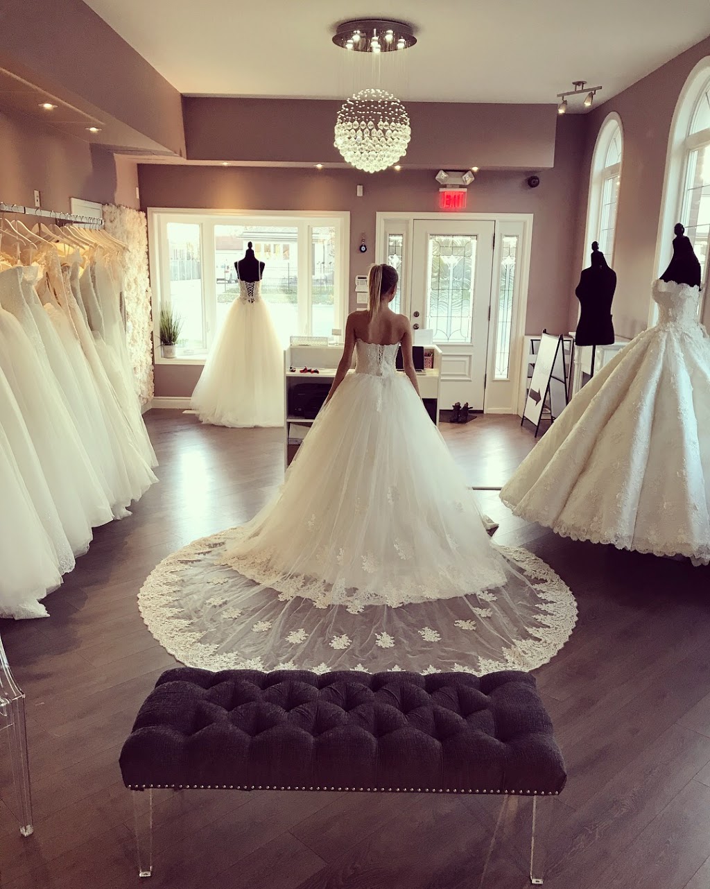 Elite Bridal | 569 Lakeshore Rd E, Mississauga, ON L5G 0A8, Canada | Phone: (905) 783-9225