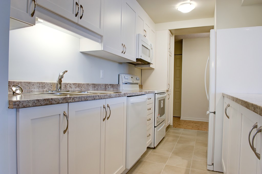 Urbandale Corporation - Lord Halifax Place | 2220 Halifax Dr, Ottawa, ON K1G 2W7, Canada | Phone: (613) 733-4077