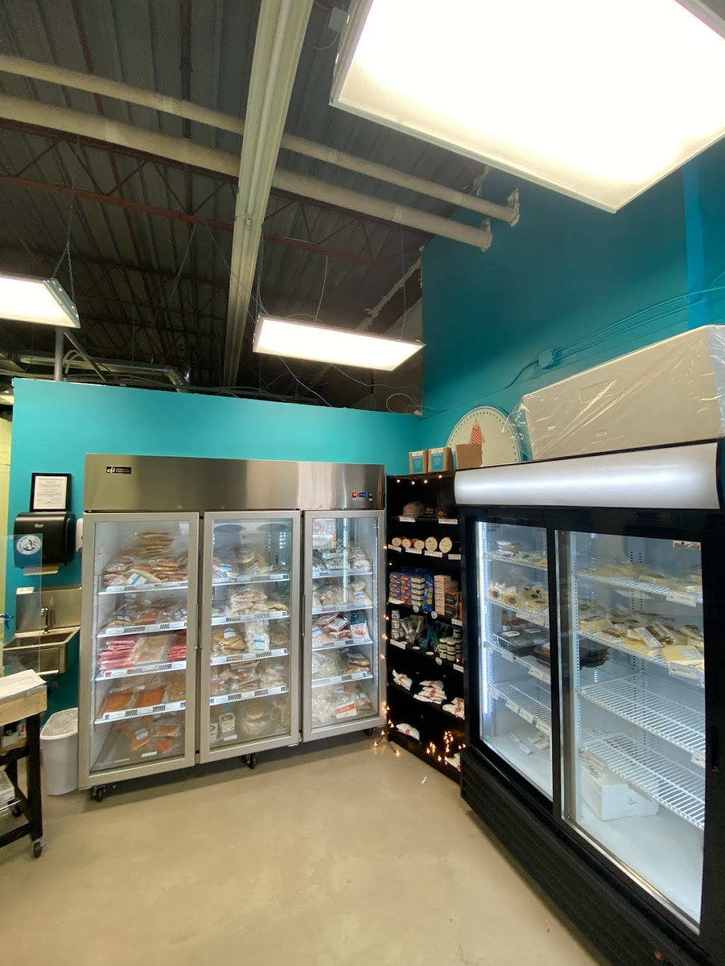 Afishionado Fishmongers | 275 Rocky Lake Dr Unit 10, Bedford, NS B4A 2T3, Canada | Phone: (902) 403-1178