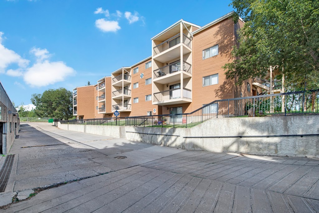 Gateway Square Apartment Homes | 4 Grange Dr, St. Albert, AB T8N 3W9, Canada | Phone: (780) 851-3514