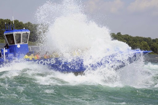 Jet Boating Montreal | Saute-Moutons | 1 Rue Quai de lHorloge, Montréal, QC H2L 5C1, Canada | Phone: (514) 284-9607