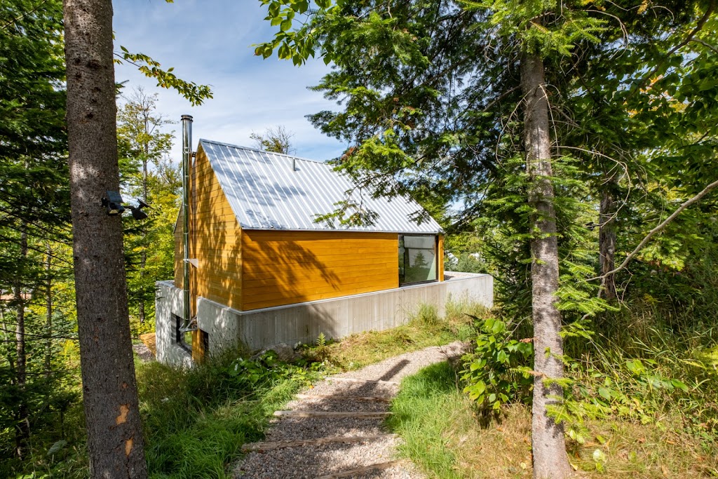 Spahaus 15 - Cote Nord Tremblant | 105 Chem. de la Trinité, Lac-Supérieur, QC J0T 1P0, Canada | Phone: (888) 624-6097