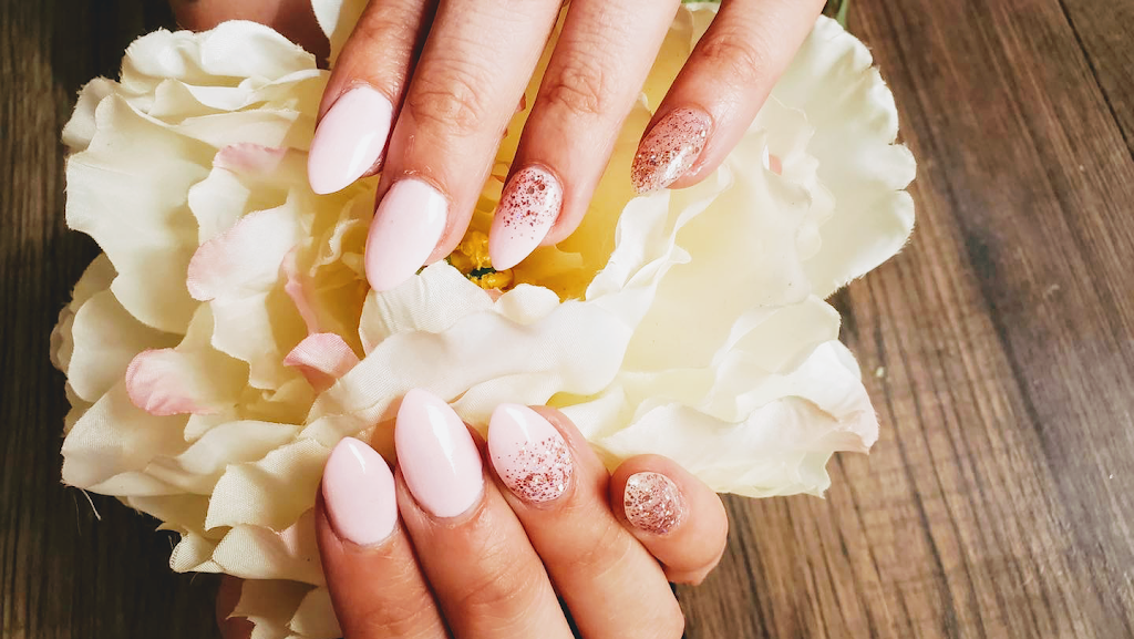La Cabine À Ongles | 88 Bd du Curé-Labelle, Sainte-Thérèse, QC J7E 2X5, Canada | Phone: (438) 364-5241