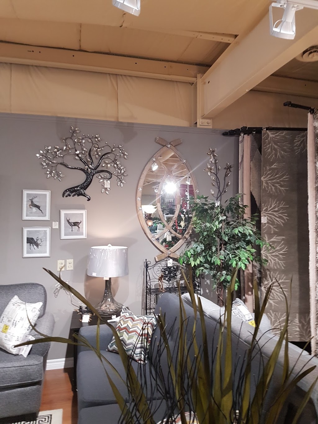Napanee Home Furniture And Appliances | 447 Centre St N, Napanee, ON K7R 3S4, Canada | Phone: (613) 354-2155