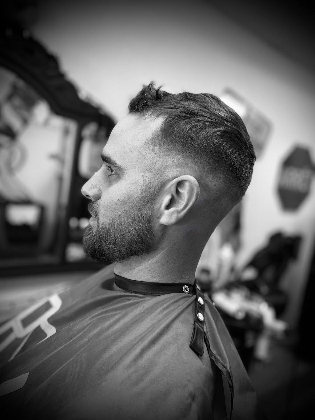 L’atelier Primaire -Barbier- | 36 Rue St Vincent, Sainte-Agathe-des-Monts, QC J8C 2A6, Canada | Phone: (514) 549-2319