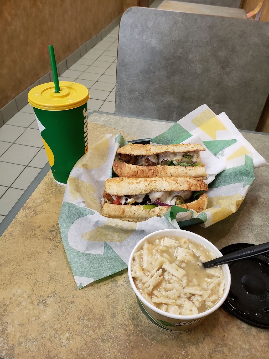 Subway | 864 Bank St, Ottawa, ON K1S 3W3, Canada | Phone: (613) 565-0000
