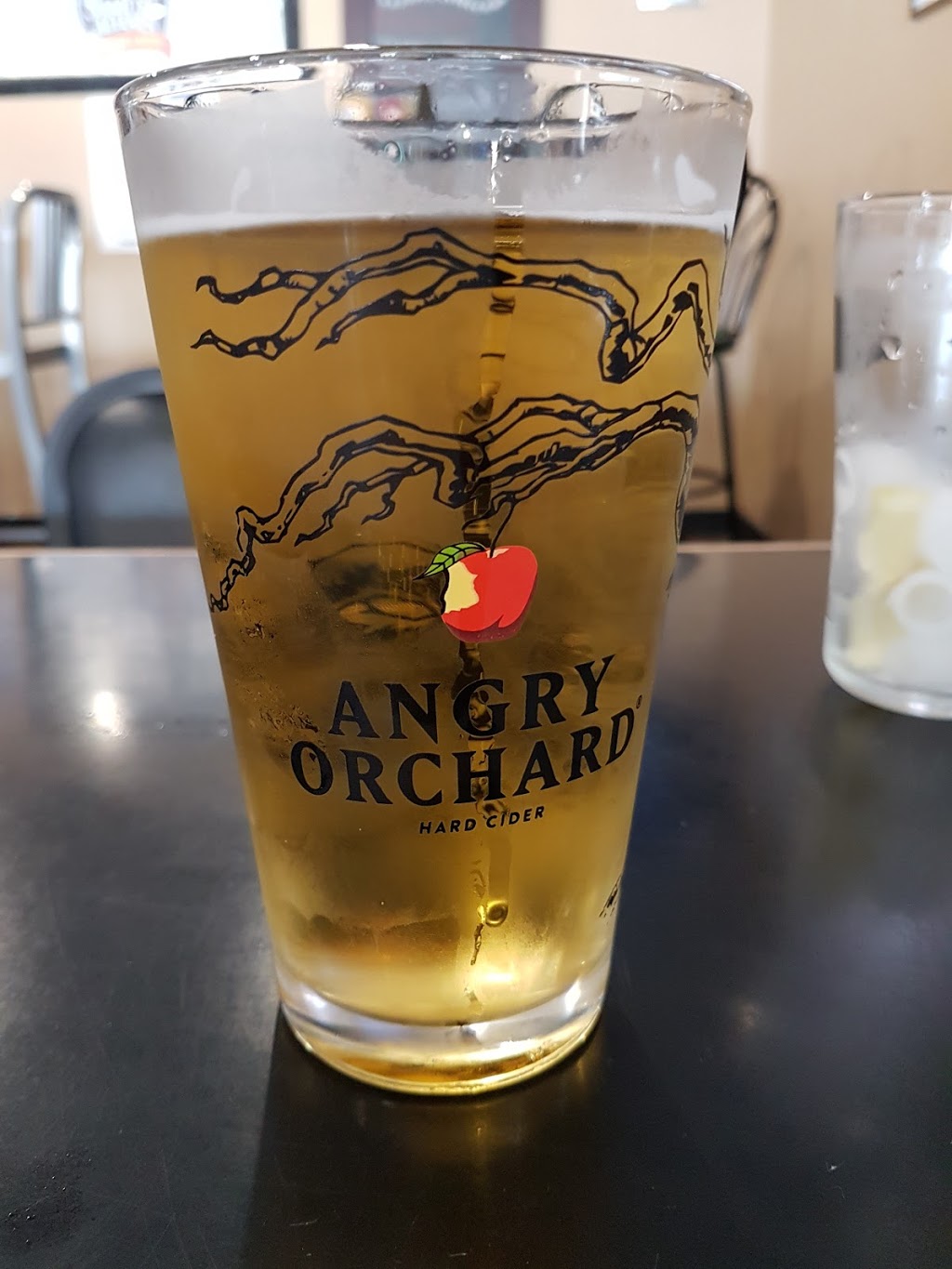 Cheerz Pub and Grill | 159 Dundas St E, Trenton, ON K8V 1L5, Canada | Phone: (613) 394-4407