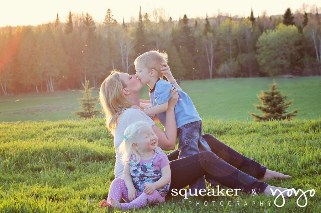 squeaker & yoyo PHOTOGRAPHY | Box 172, Norval, ON L0P 1K0, Canada | Phone: (905) 873-6967