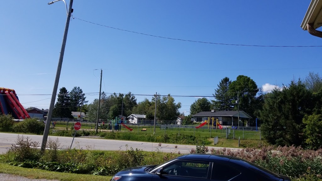 Portneuf Elementary School | 35 Rue Richard, Cap-Santé, QC G0A 1L0, Canada | Phone: (418) 285-2313