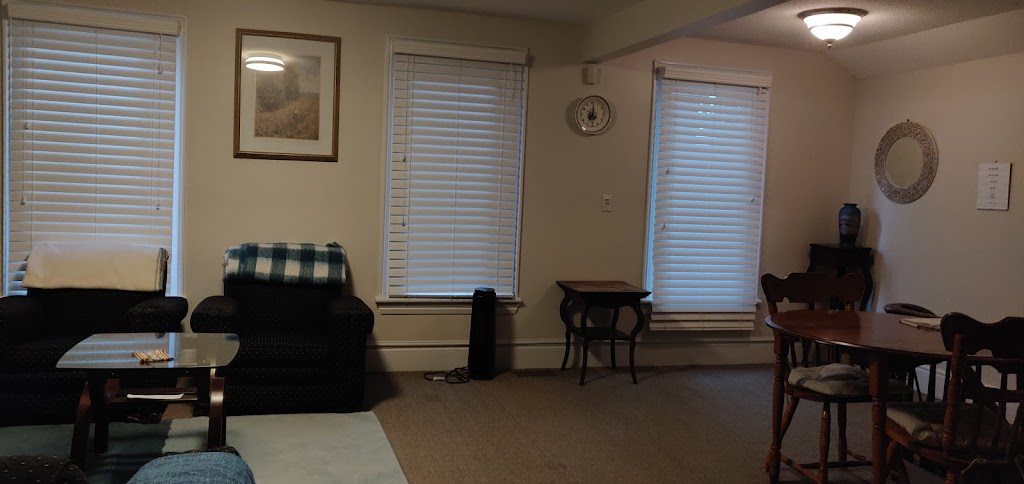 Niagara Falls Hotel Motel Bed and Breakfast Rooms and Suites | 4284 Ellis St, Niagara Falls, ON L2E 1H1, Canada | Phone: (877) 786-5100