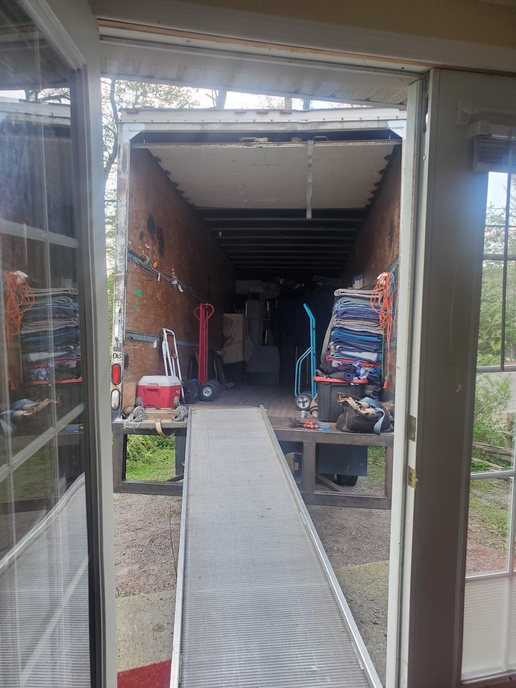 Francis Movers | 11 Zaph Ave, Scarborough, ON M1C 1M7, Canada | Phone: (416) 286-3422